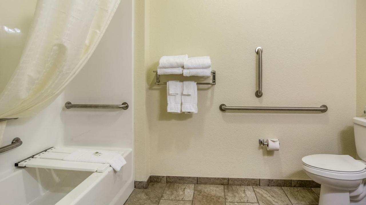 Cobblestone Hotel & Suites - Greenville Εξωτερικό φωτογραφία